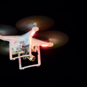 Máy bay không người lái có thể tránh thiết bị gây nhiễu GPS bằng cách điều hướng với các ngôi sao