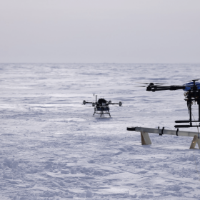 Máy bay không người lái Drone đưa khoa học lên tầm cao mới: Nghiên cứu UAF tại AGU 24